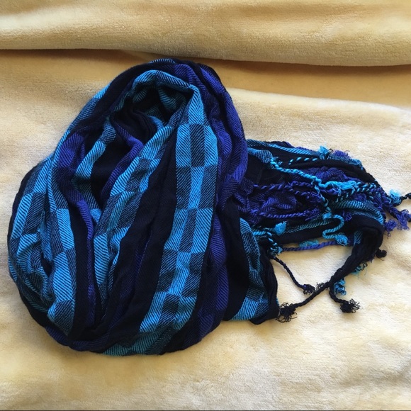 Accessories - Blue scarf / shawl / wrap